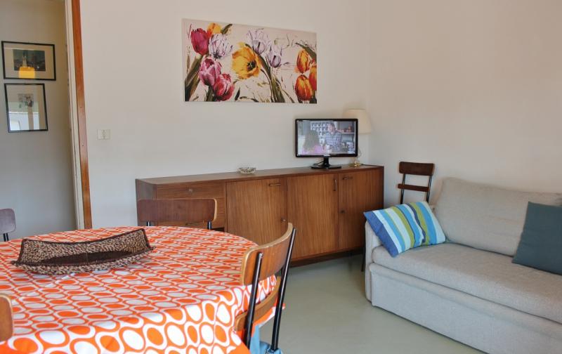 Soggiorno - Appartamento monocamera in affitto a Grado Città Giardino