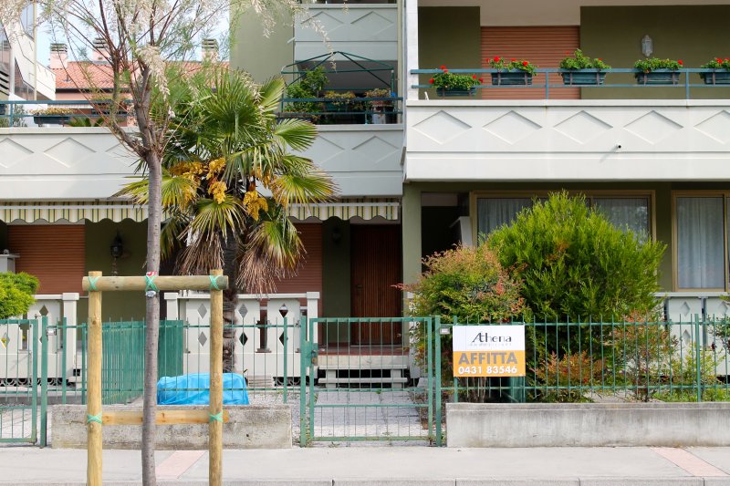 Appartamento bicamere in affitto a Grado Città Giardino