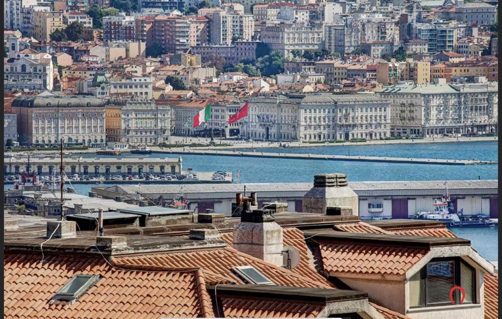 Bifamiliare plurilocale in vendita a Trieste