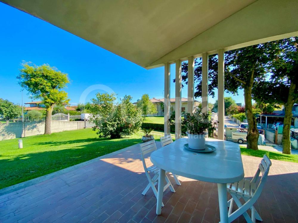 Villa plurilocale in vendita a Lignano Sabbiadoro