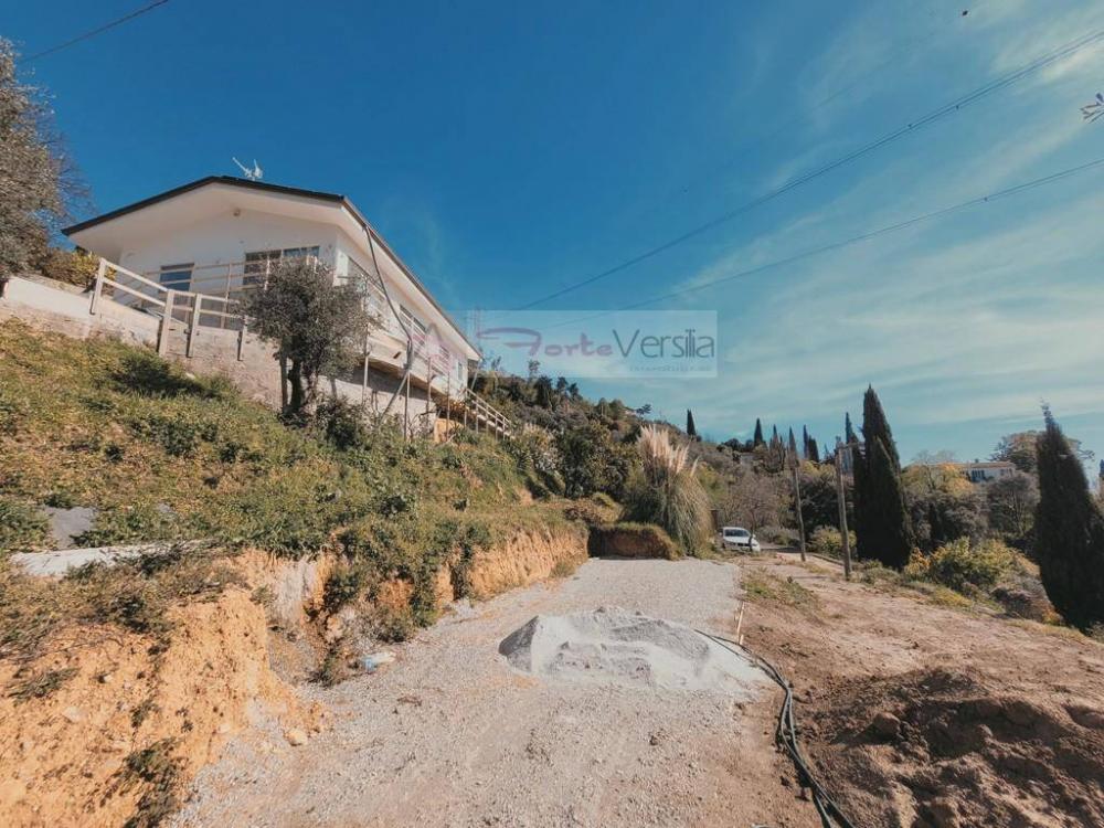 Villa plurilocale in vendita a Pietrasanta