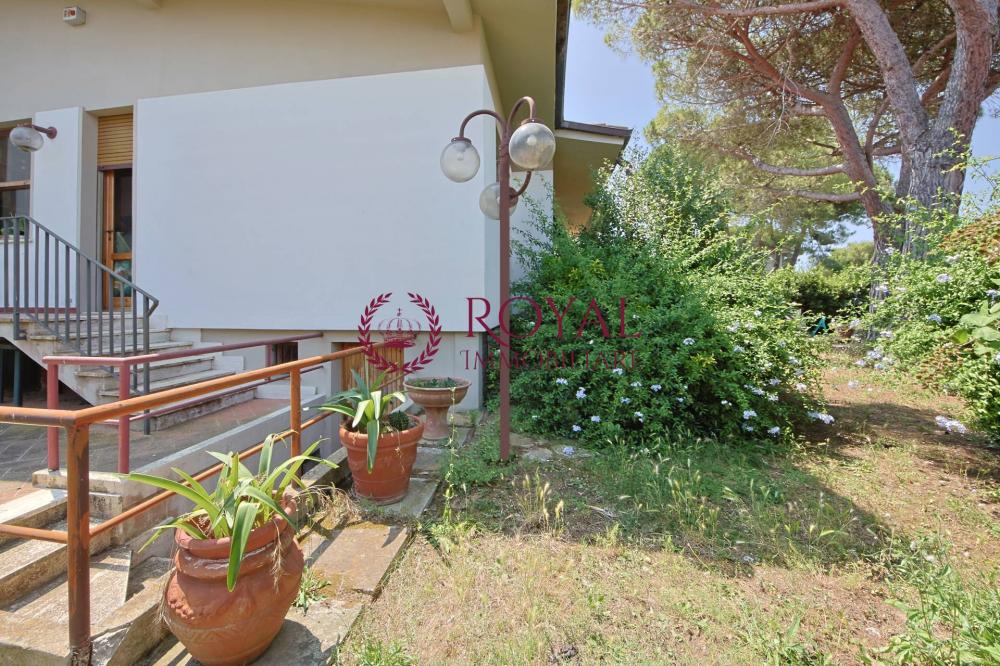 Casa plurilocale in vendita a Livorno