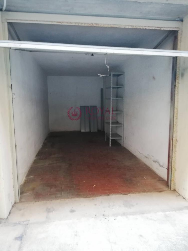 Garage monolocale in affitto a Livorno