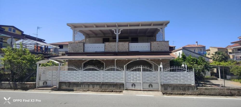 Villa indipendente plurilocale in vendita a Marina di ascea