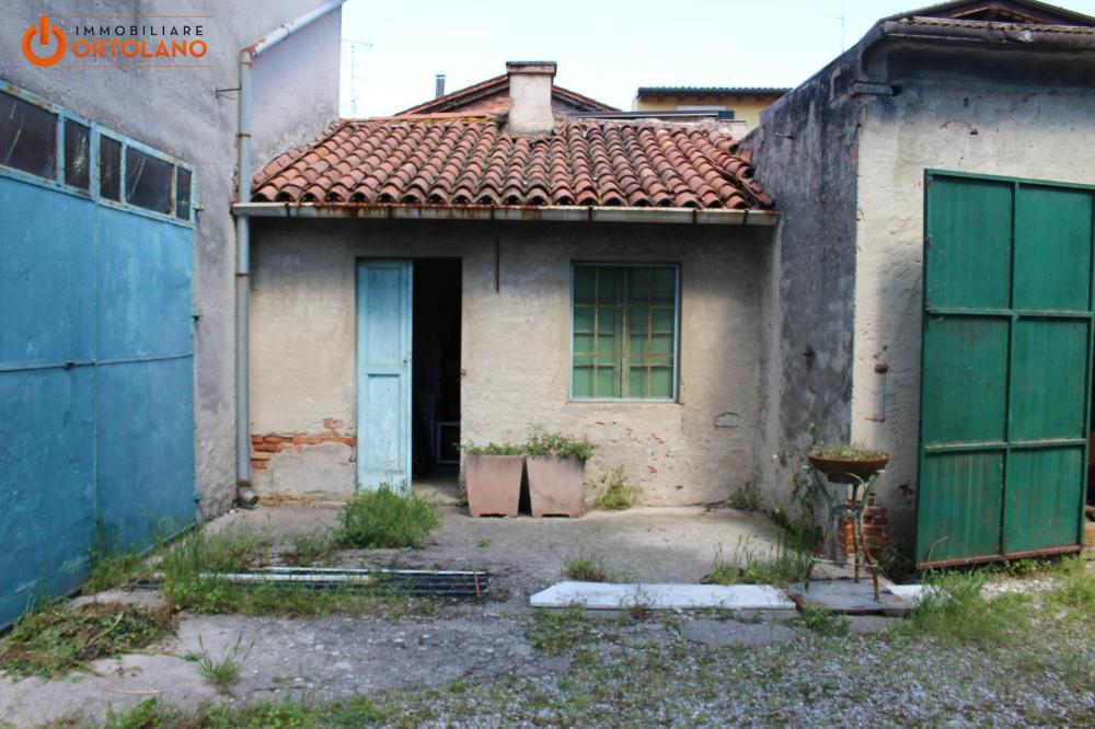 Villa plurilocale in vendita a Staranzano