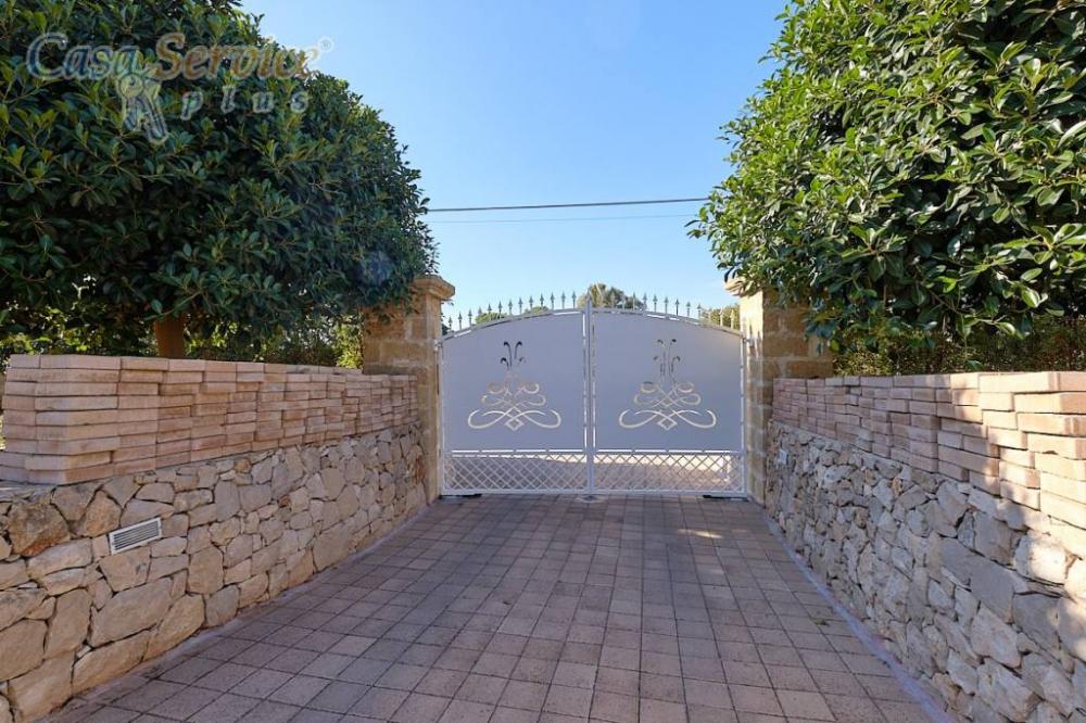 ceac70f6ef263cfd067c2a925612bfc6 - Villa quadrilocale in vendita a Gallipoli