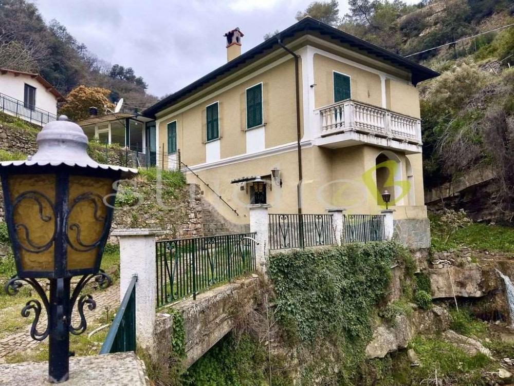 Villa plurilocale in vendita a camporosso