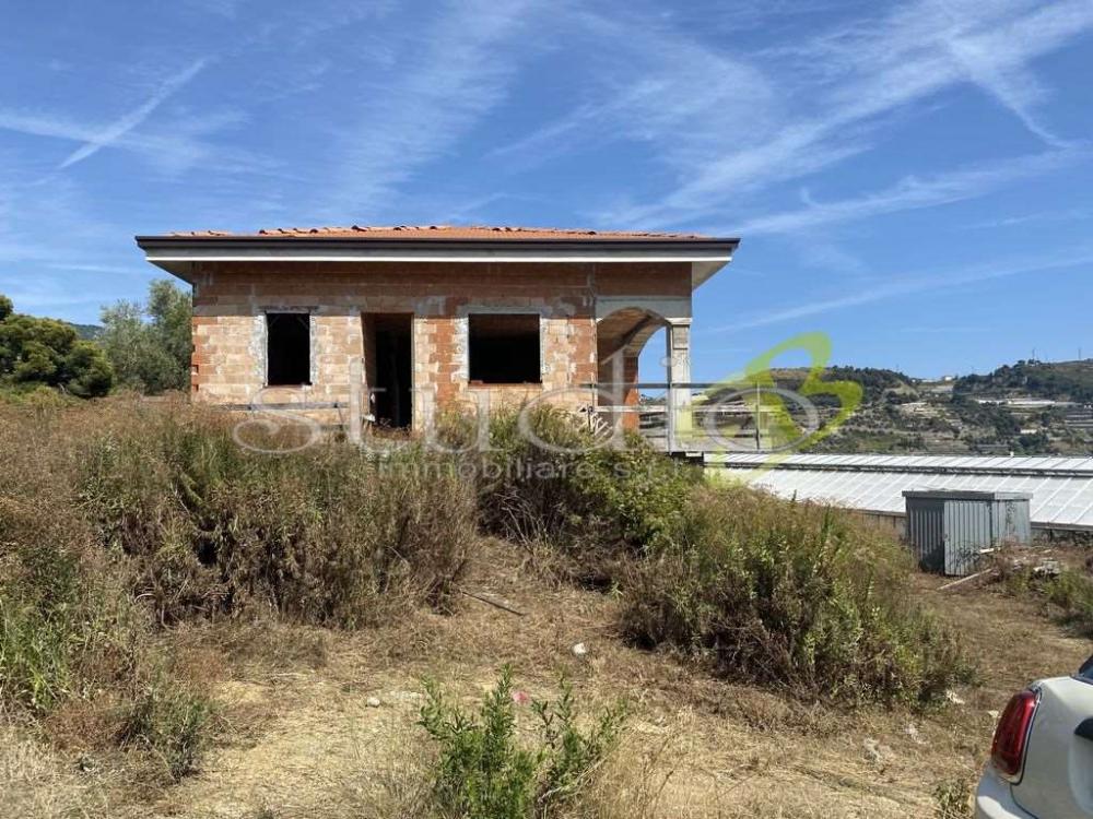 Villa plurilocale in vendita a taggia