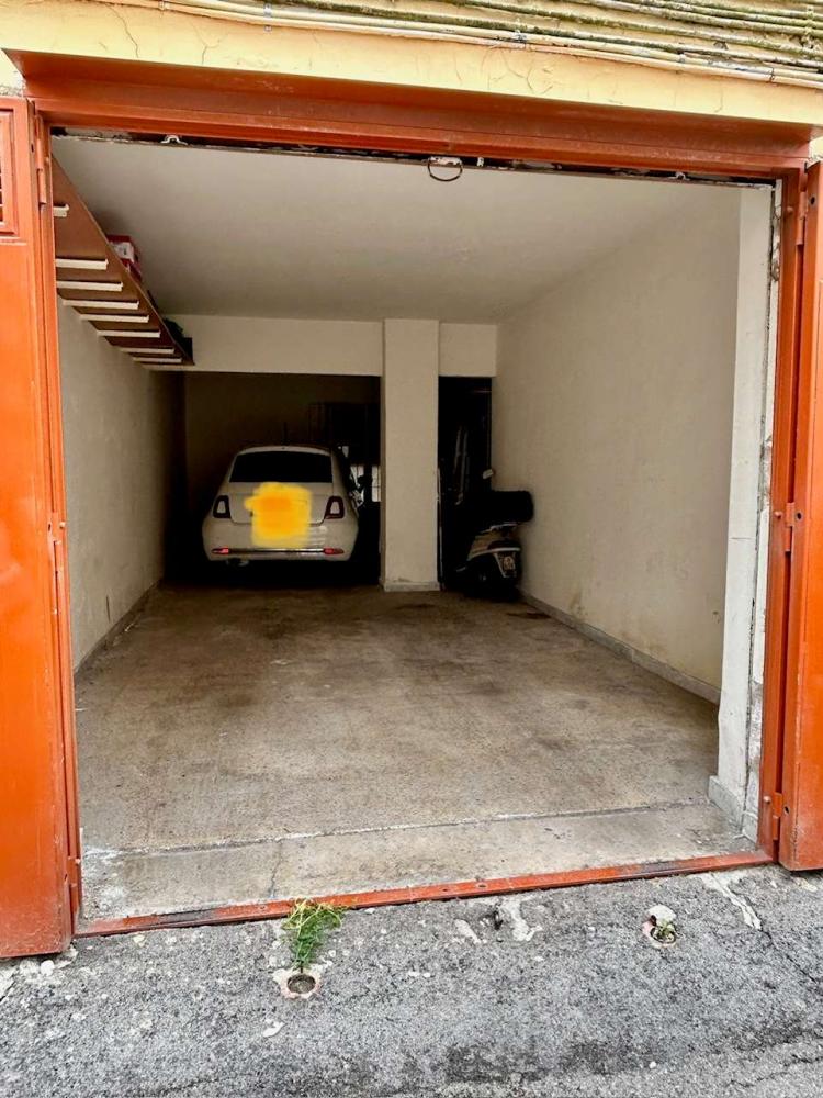 Garage bilocale in vendita a torre-del-greco