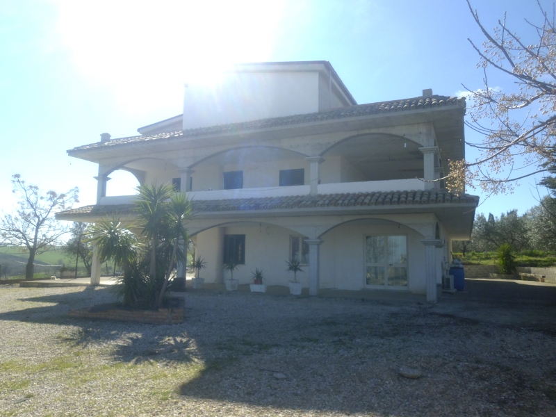 Villa plurilocale in vendita a Montenero di Bisaccia