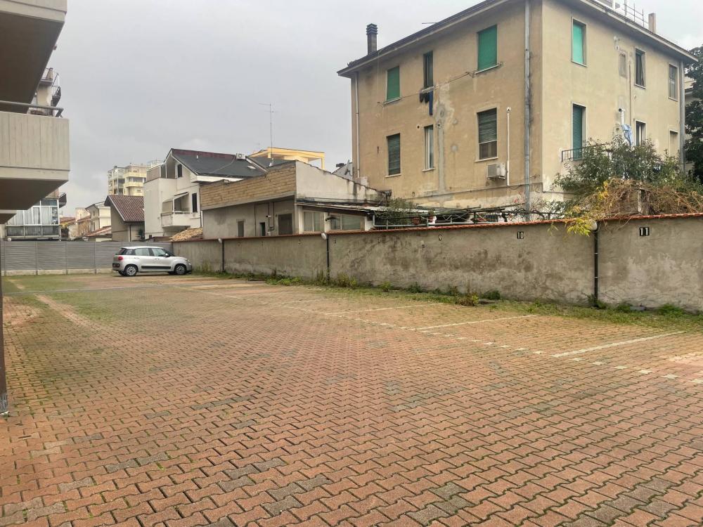 Garage monolocale in affitto a Pescara