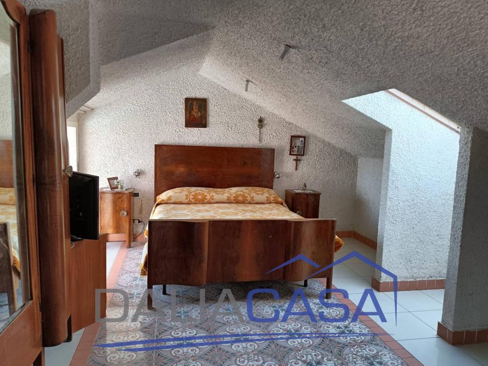 Villa indipendente plurilocale in vendita a Formia