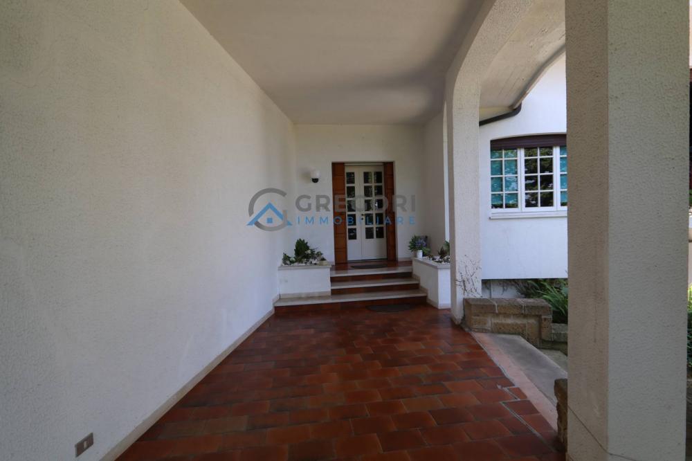 Villa indipendente plurilocale in vendita a Roseto degli Abruzzi