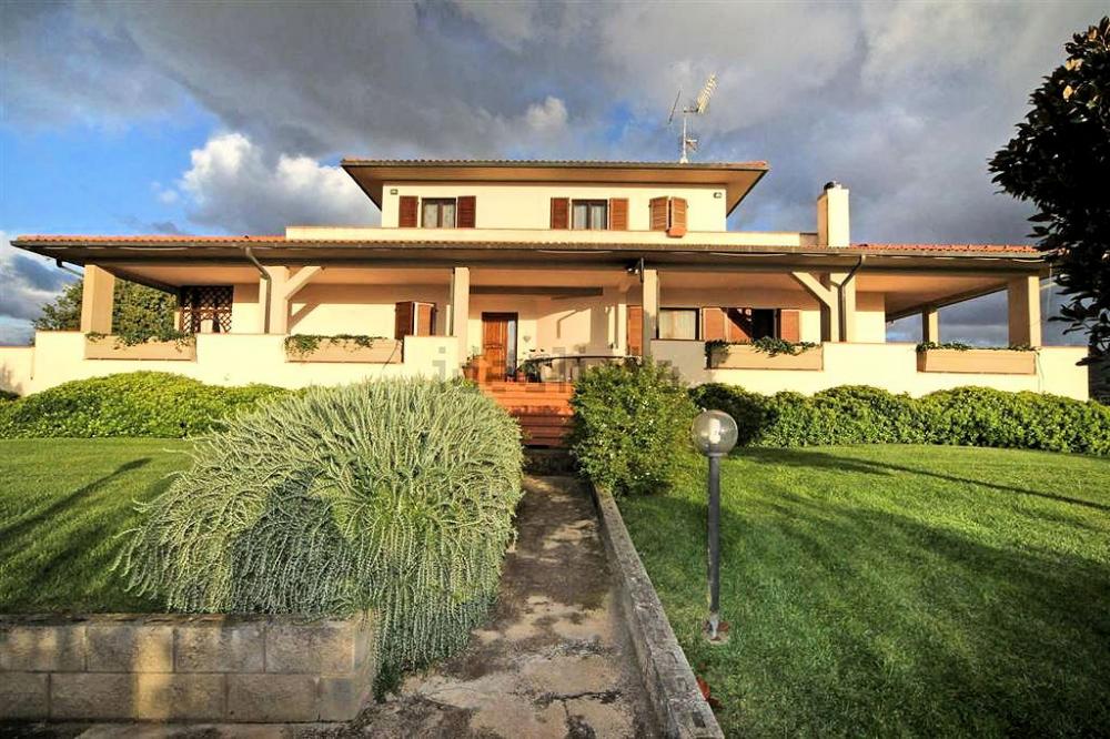 Villa indipendente plurilocale in vendita a Scarlino