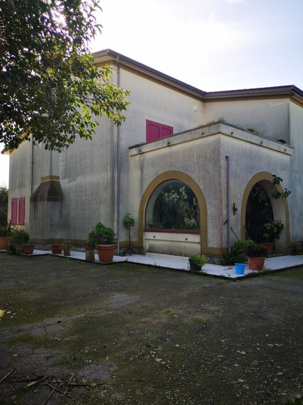 Villa plurilocale in vendita a eboli