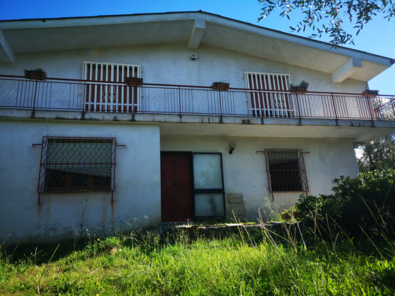 Villa quadrilocale in vendita a eboli