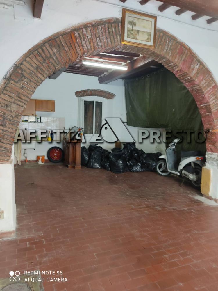 Garage monolocale in affitto a Livorno