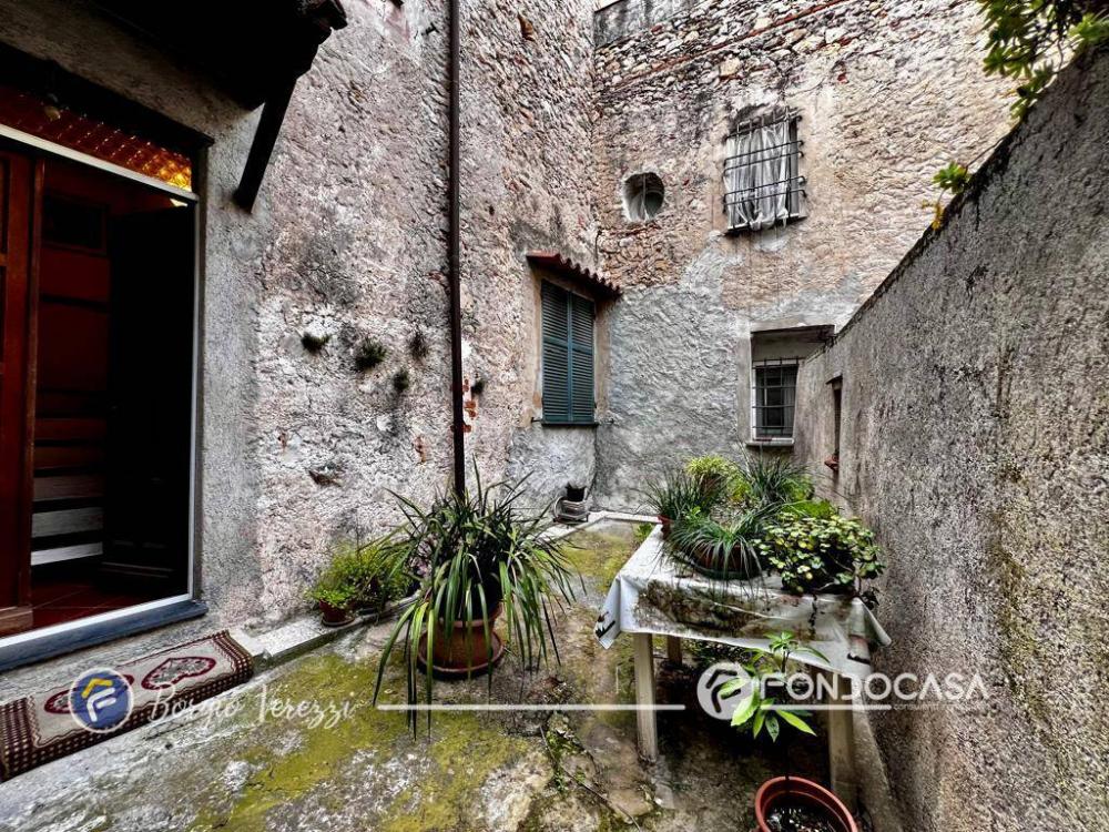 Casa trilocale in vendita a Borgio Verezzi