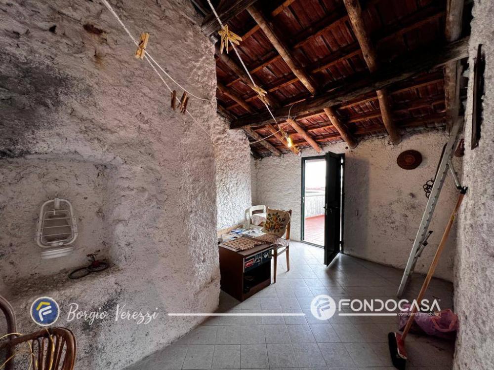 Casa trilocale in vendita a Borgio Verezzi