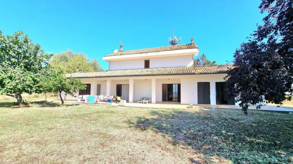 Villa indipendente plurilocale in vendita a citta sant angelo
