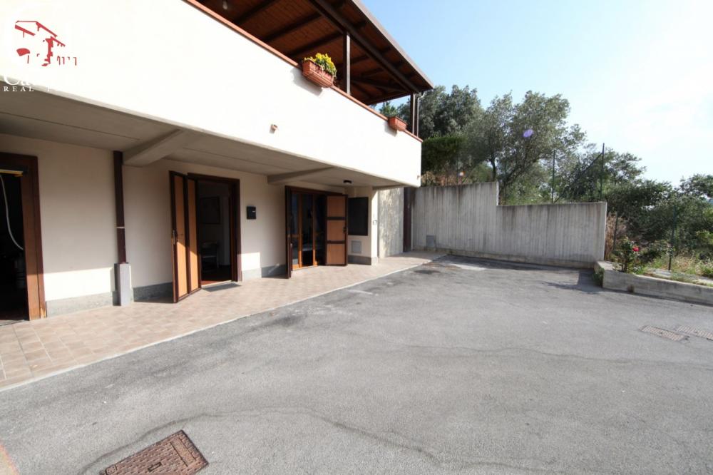 Casa plurilocale in vendita a Montescudaio