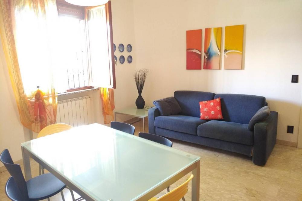 Appartamento trilocale in affitto a Albenga