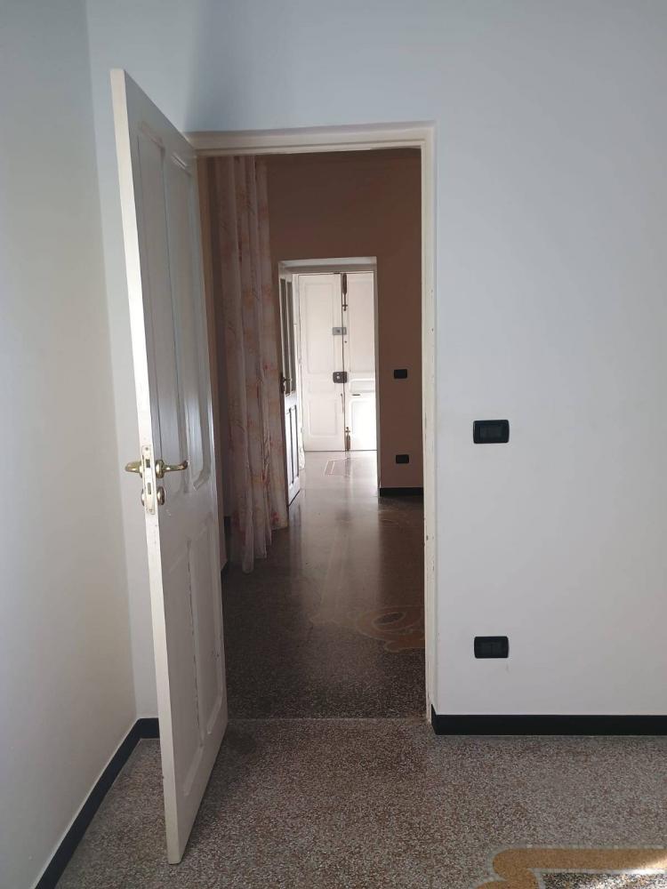 Appartamento quadrilocale in affitto a Albenga