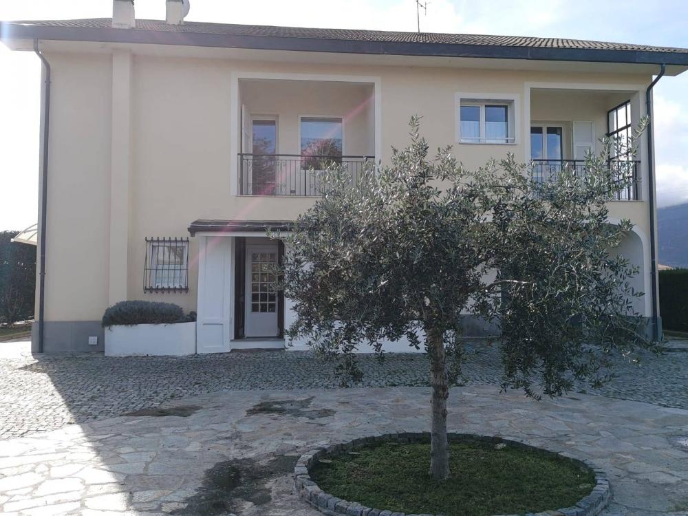 Villa plurilocale in affitto a Albenga