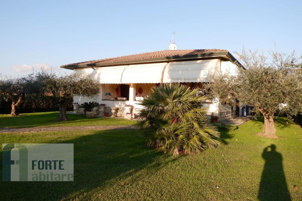 Villa monolocale in vendita a Pietrasanta