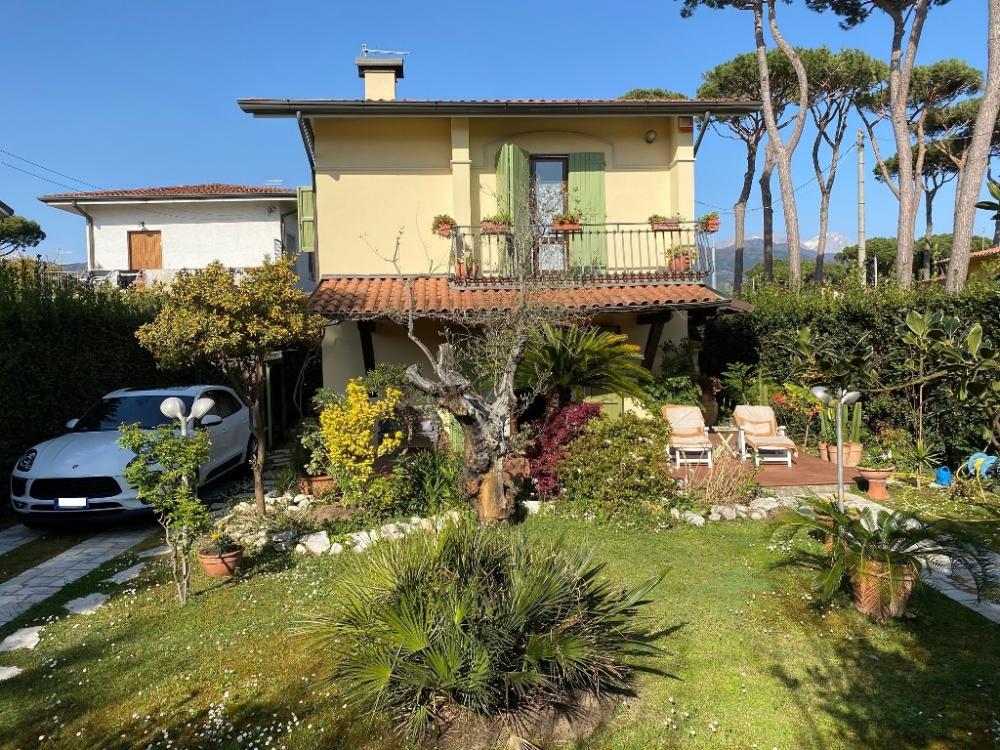 Villa plurilocale in vendita a Cinquale