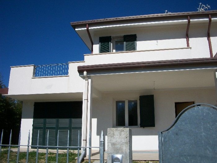 Villa plurilocale in vendita a Viareggio