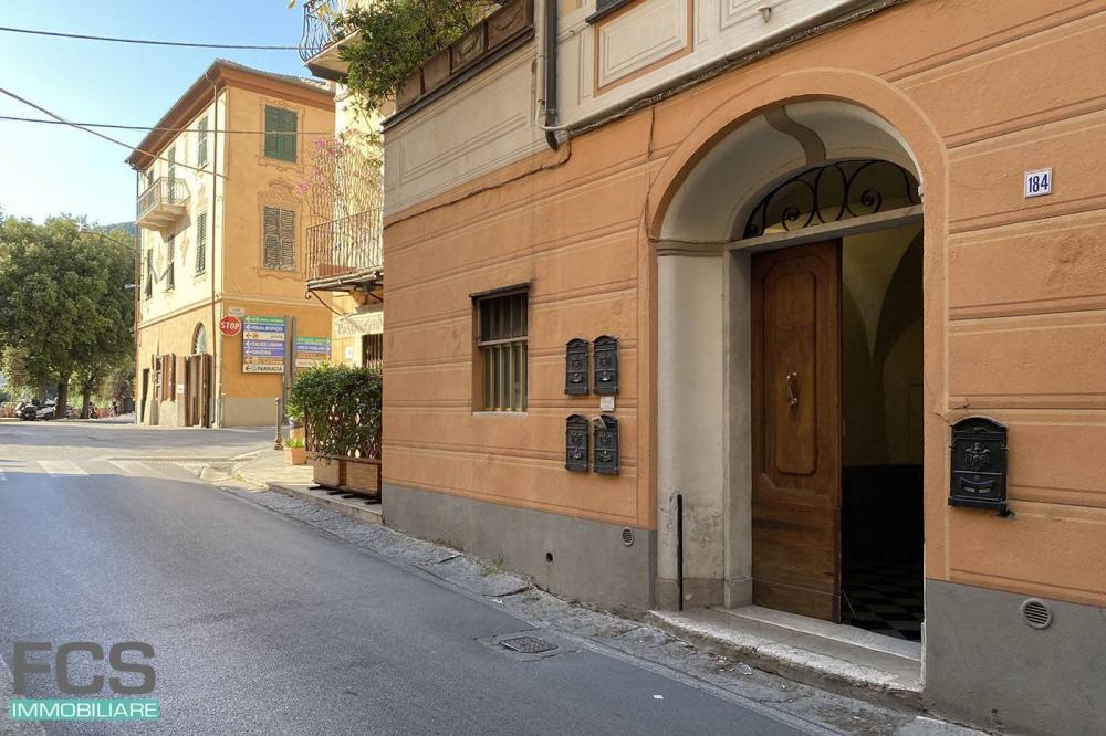 Appartamento quadrilocale in vendita a Finale Ligure