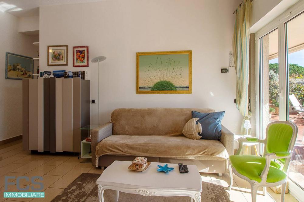 Appartamento trilocale in vendita a Finale Ligure