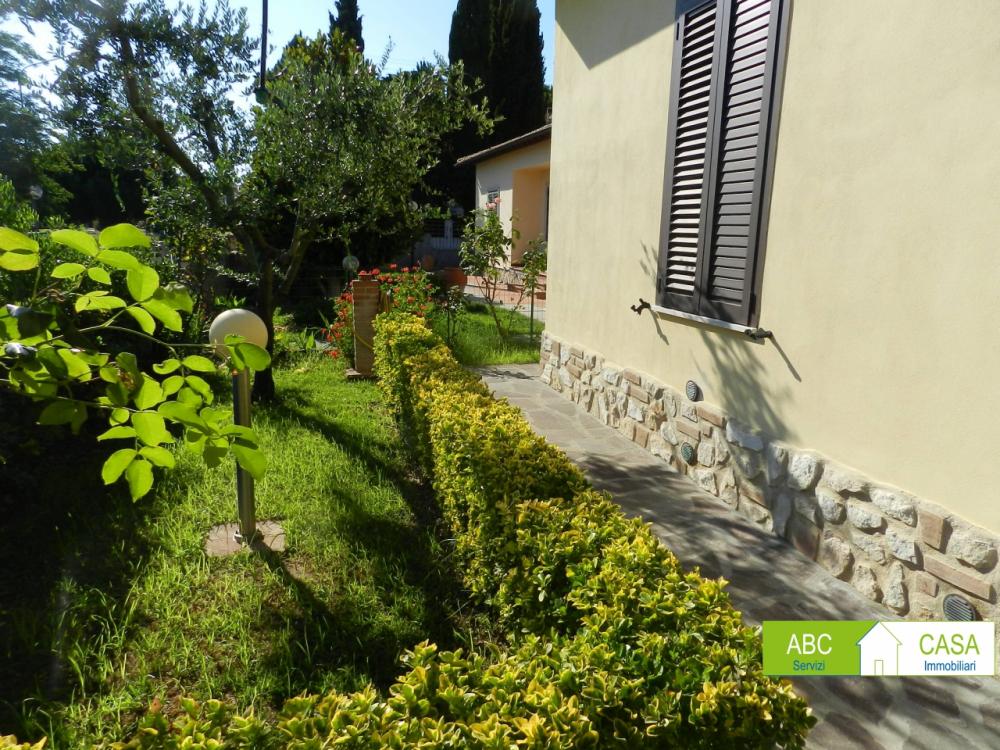 Villa plurilocale in vendita a Rosignano solvay