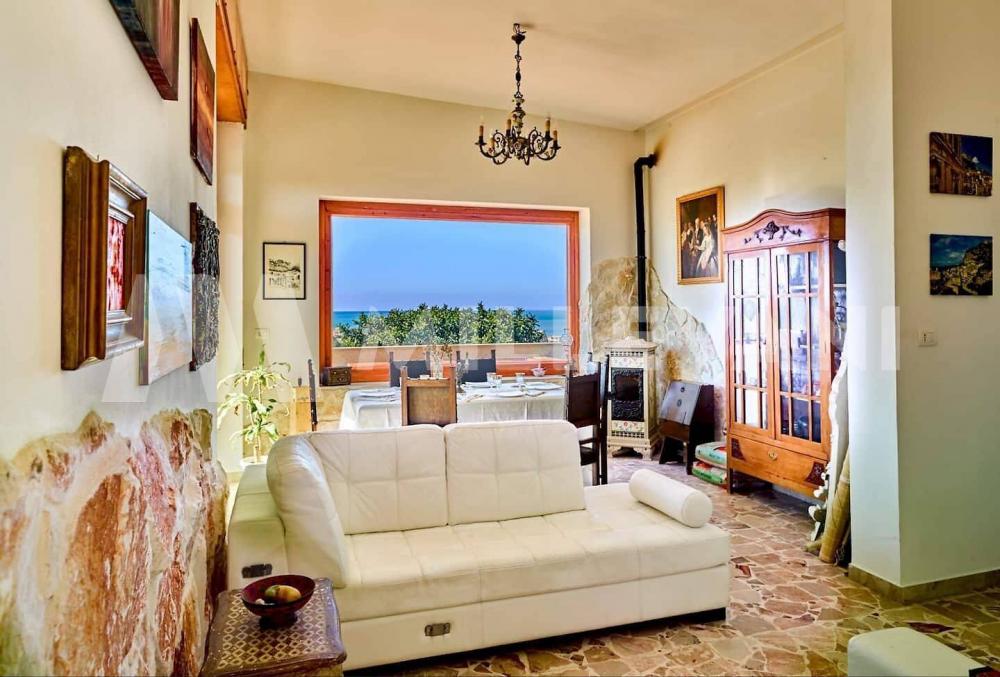Villa indipendente plurilocale in vendita a Scicli