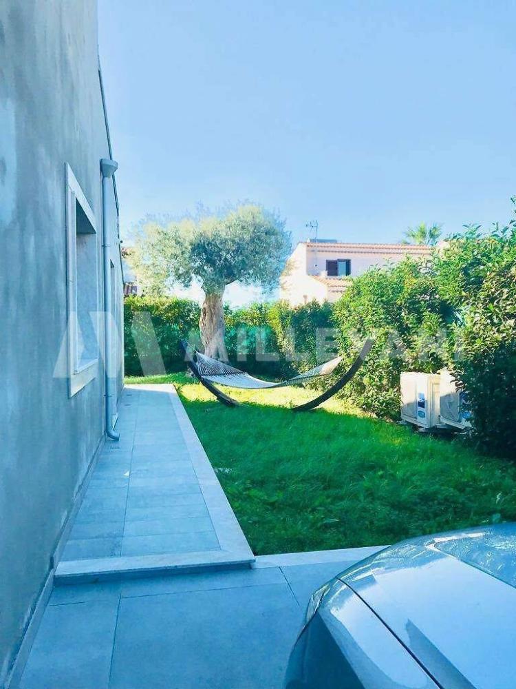 Villa indipendente plurilocale in vendita a Pozzallo