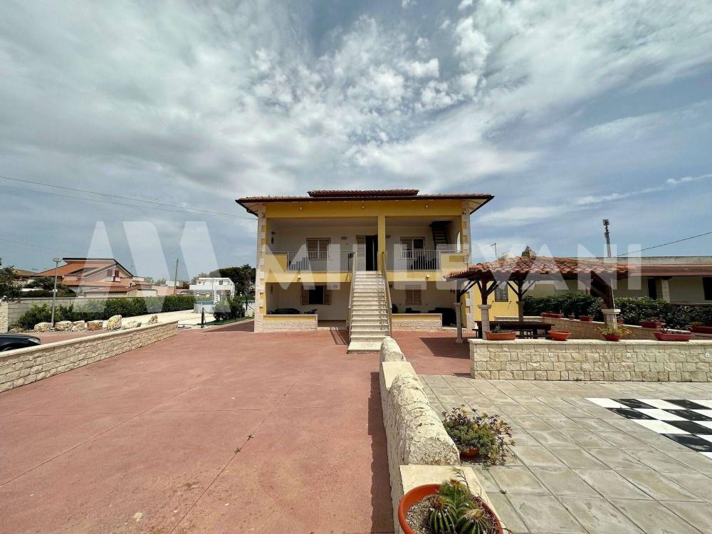 Villa indipendente plurilocale in vendita a Rosolini