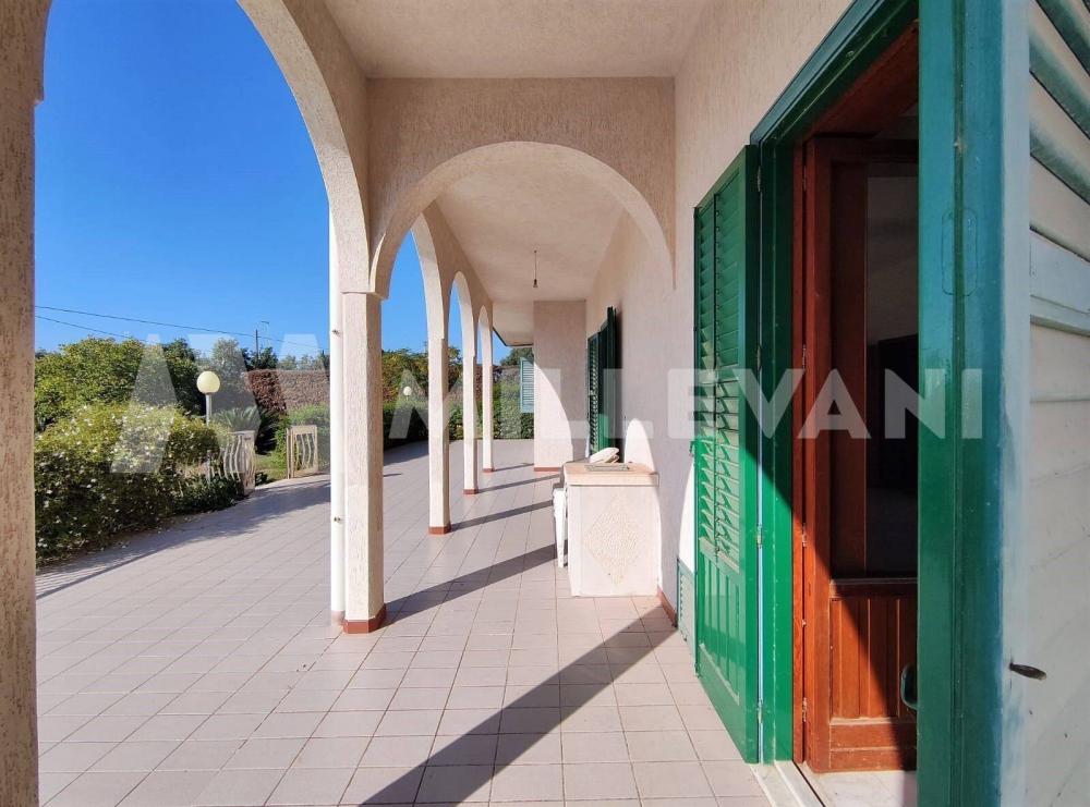 Villa indipendente plurilocale in vendita a Scicli