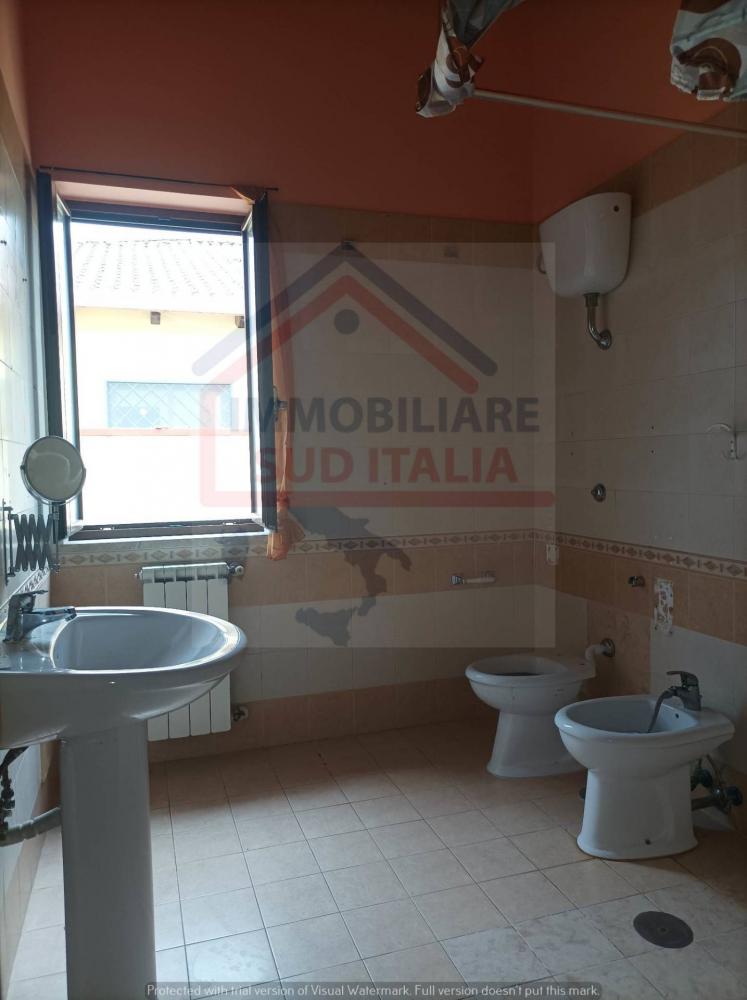 Villa quadrilocale in affitto a Giugliano in Campania