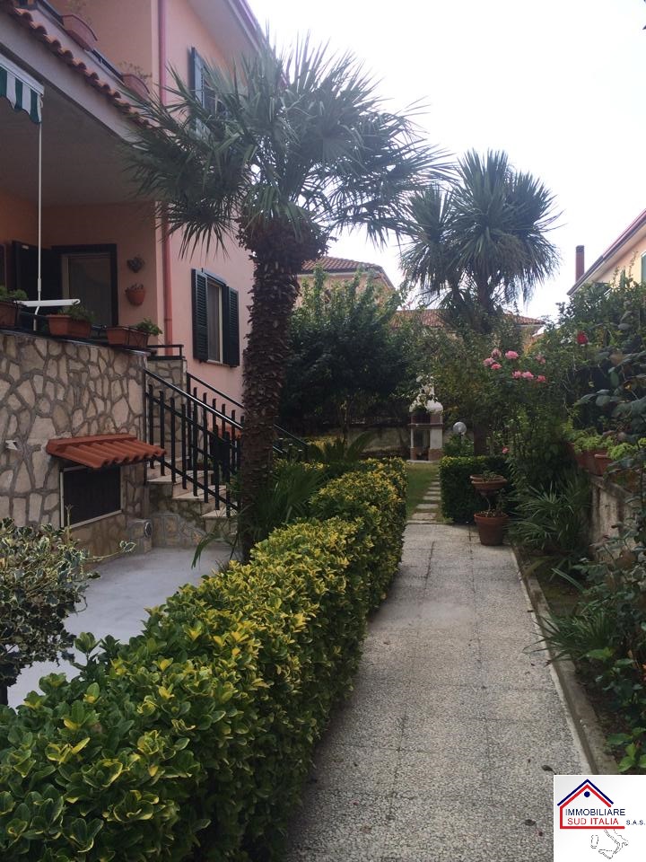 Villa plurilocale in vendita a Giugliano in Campania