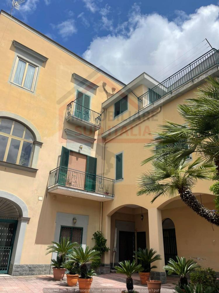 Villa indipendente plurilocale in vendita a Giugliano in Campania