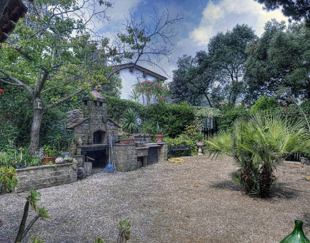 villa indipendente con giardino - Villa quadrilocale in vendita a Campagna