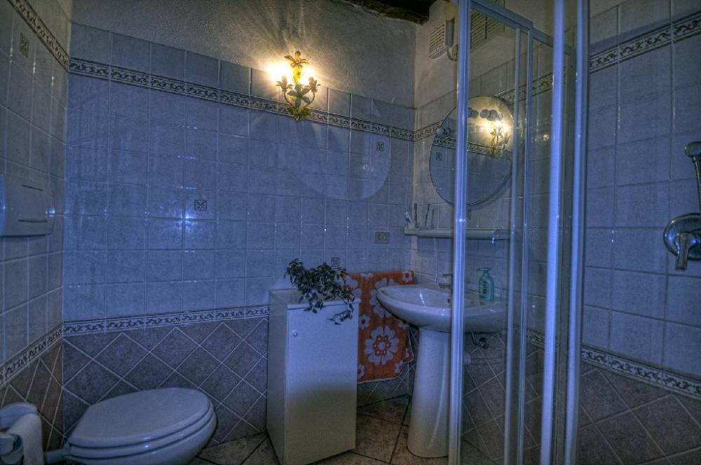elba appartamento bilocale centro storico marciana, bagno - Villa indipendente bilocale in vendita a Marciana