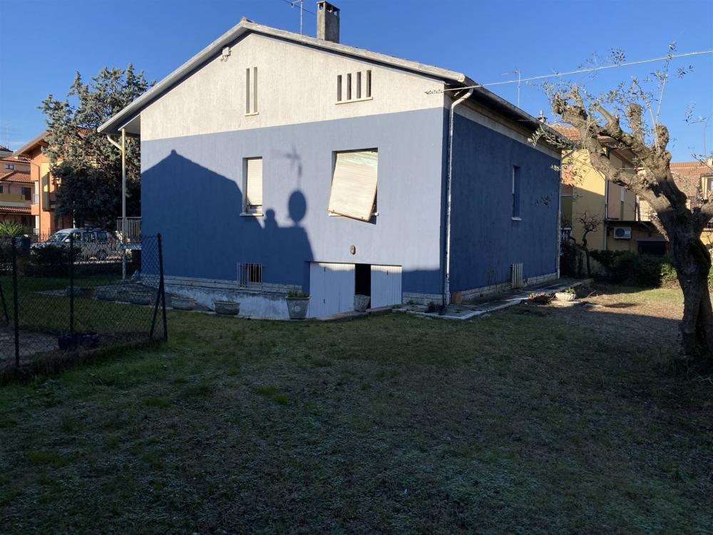 Foto - Casa plurilocale in vendita a BELLOCCHI