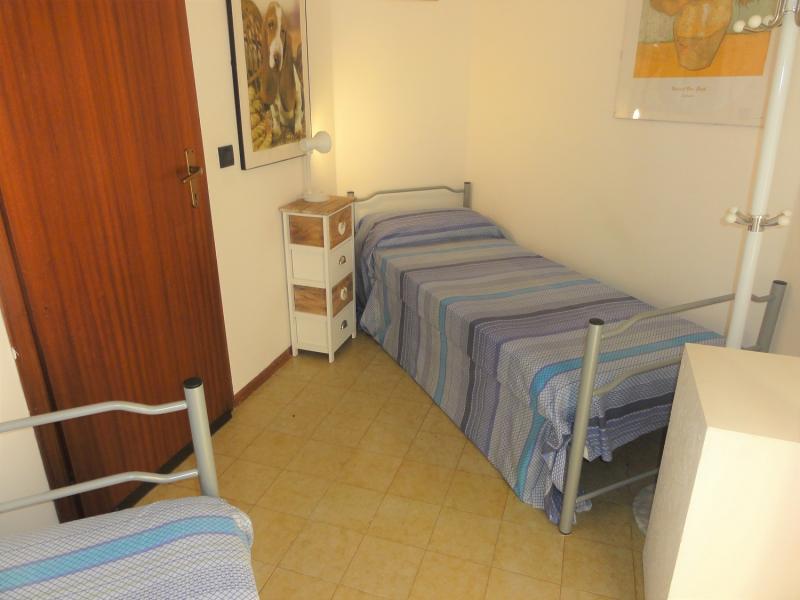 Camera con due letti singoli - Appartamento trilocale in vendita a Bibione Lido dei Pini