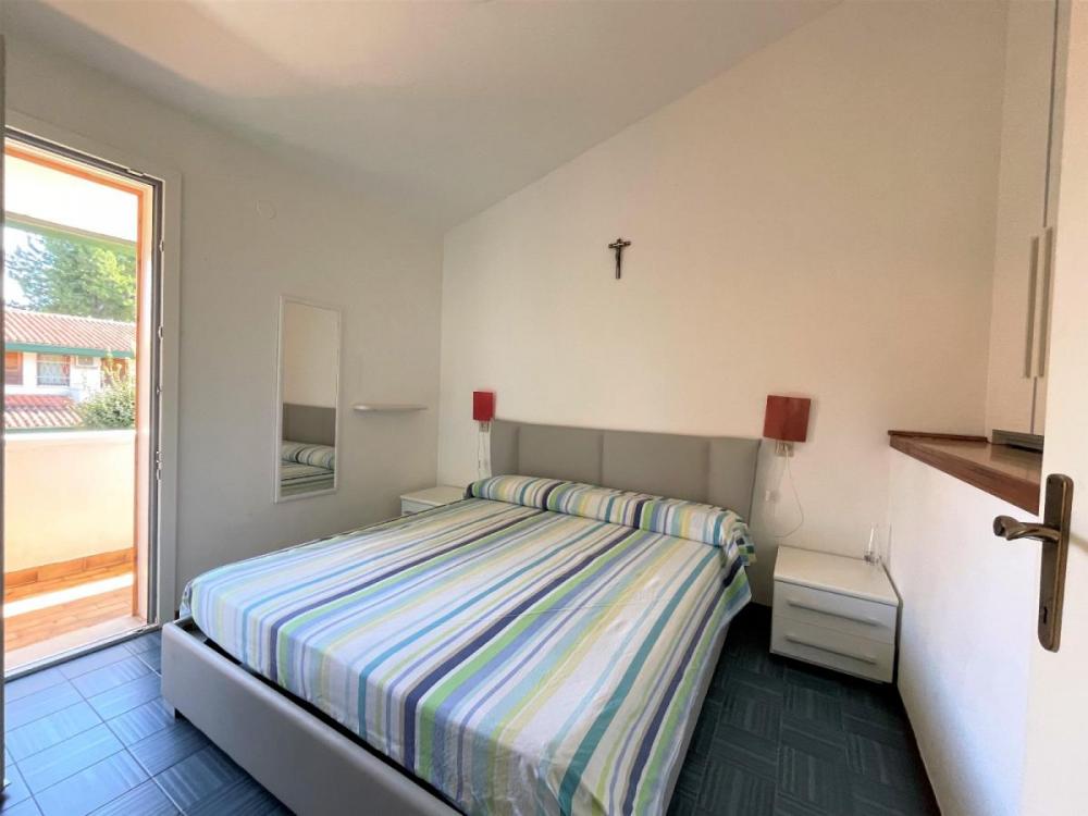 Camera da letto - Villaschiera quadrilocale in vendita a Bibione