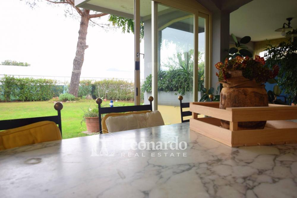 Villa indipendente plurilocale in vendita a Viareggio