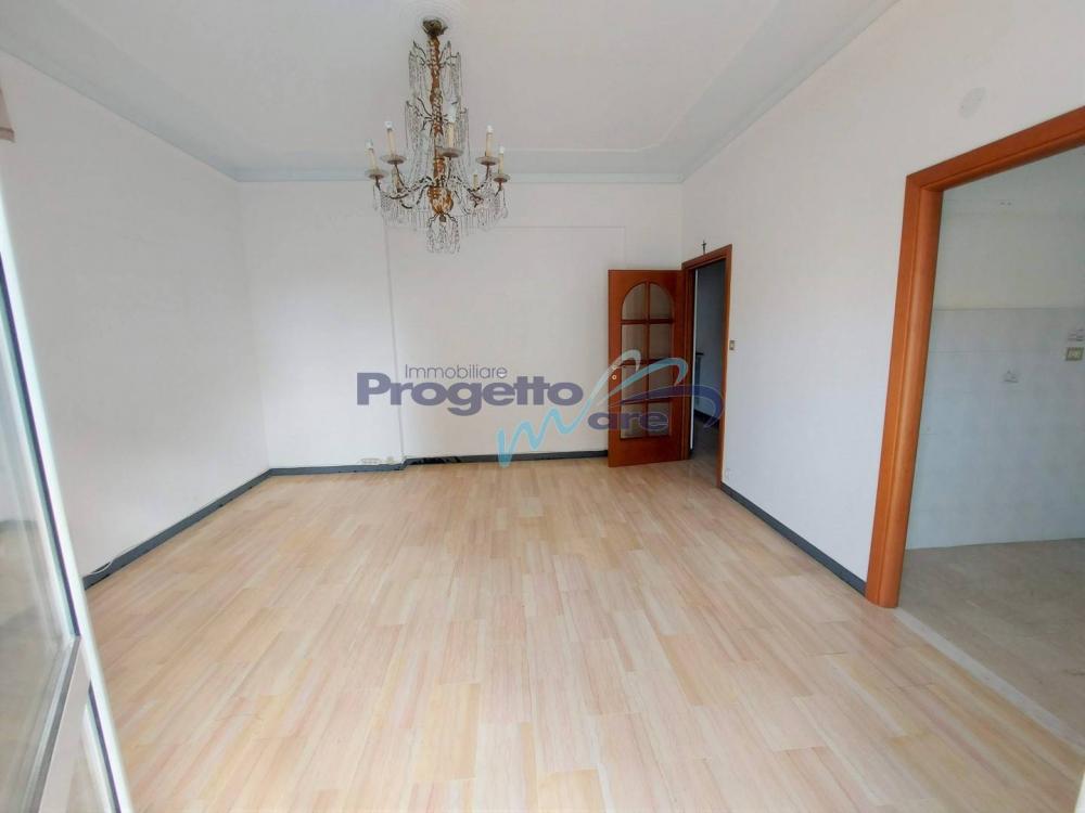 Appartamento trilocale in vendita a Pietra Ligure