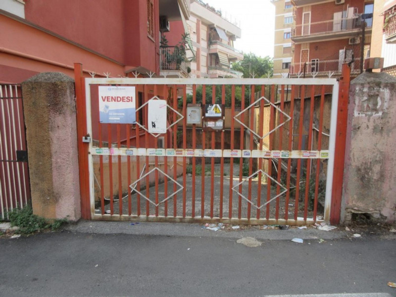 Garage monolocale in vendita a roma