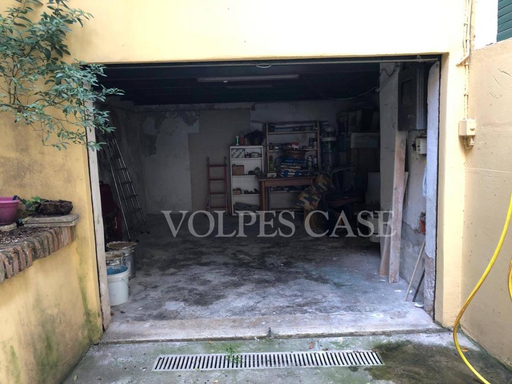 Garage monolocale in affitto a Roma